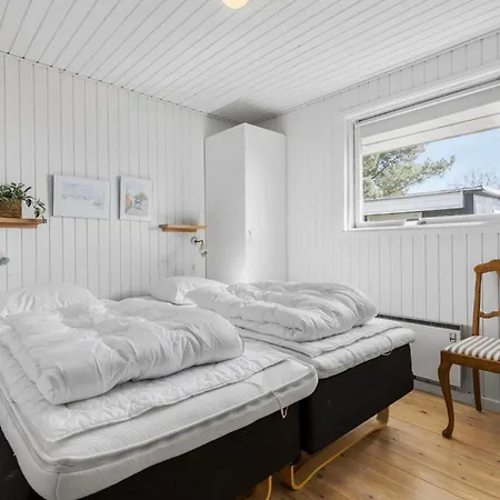 3 Bedroom Awesome Home In Ebeltoft