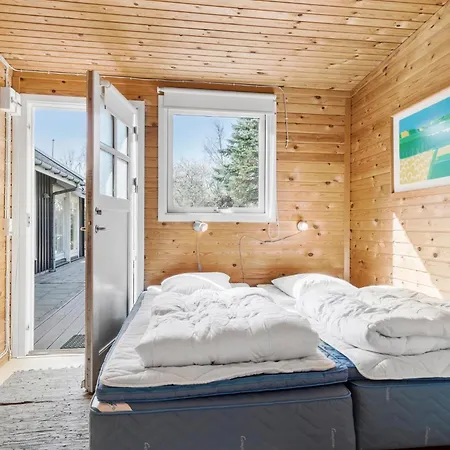 3 Bedroom Awesome Home In Ebeltoft Holiday home