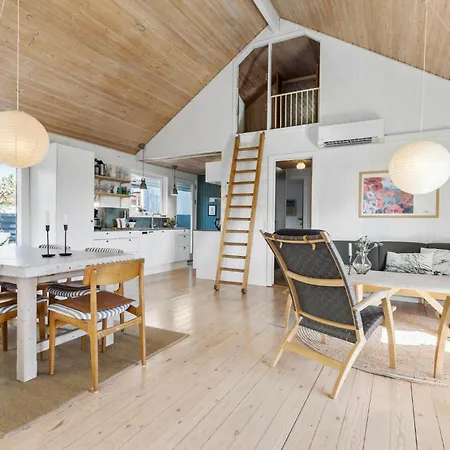 Holiday home 3 Bedroom Awesome Home In Ebeltoft