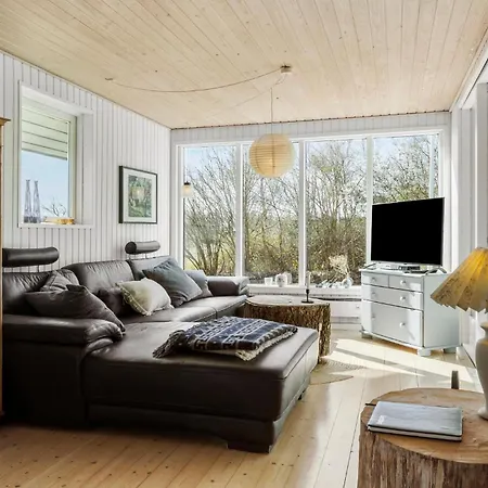 Holiday home 3 Bedroom Awesome Home In Ebeltoft *