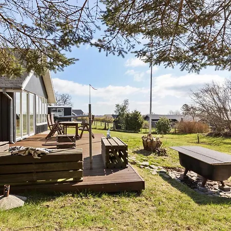3 Bedroom Awesome Home In Ebeltoft Holiday home *